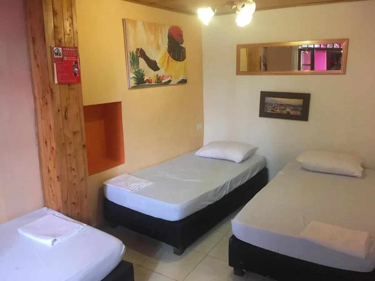 Mama Waldy Hostel Cartagena